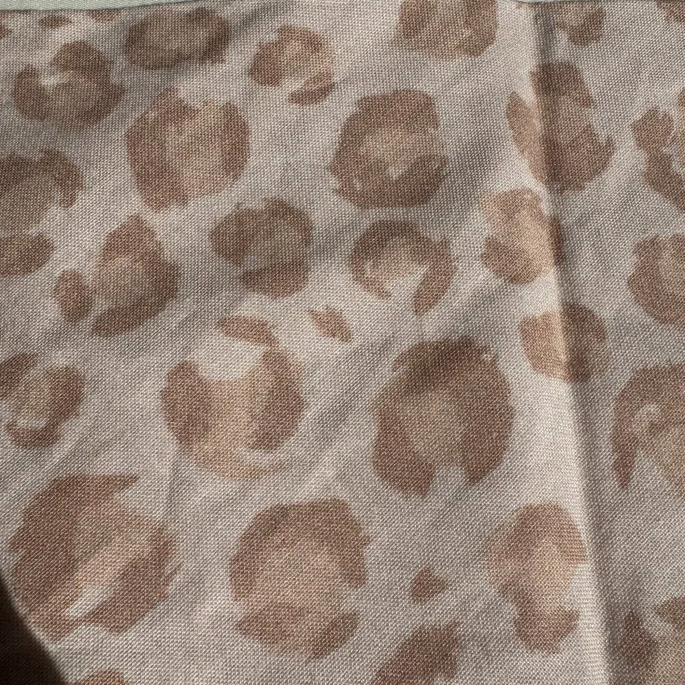EUC, Canoodle Leopard Pattern Dog Bandana, Pink, Size M